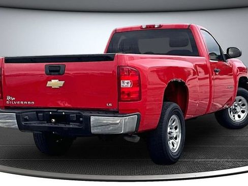 Used 2010 Chevrolet Silverado 1500 W/T w/ LS Package RWD image 6