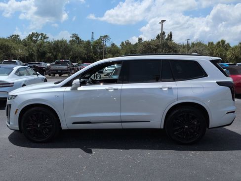 Used 2024 Cadillac XT6 Sport w/ LPO, ONYX Package AWD/4WD image 7