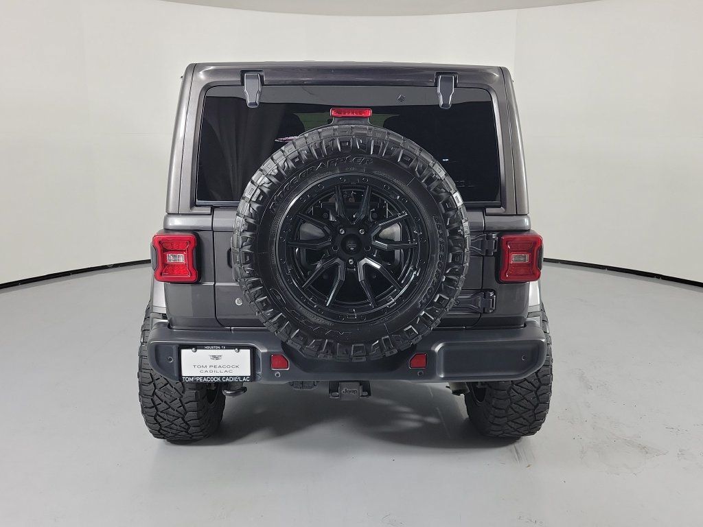 Used 2018 Jeep Wrangler Unlimited Sahara AWD/4WD image 5