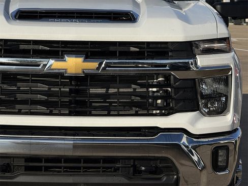 Certified 2025 Chevrolet Silverado 3500 LT image 9