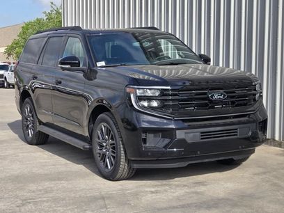 New 2026 Ford Expedition Platinum w/ Stealth Appearance Package