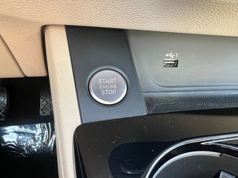 Used 2023 Audi A4 2.0T Premium w/ Convenience Package image 42