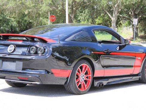 Used 2013 Ford Mustang GT Premium w/ Brembo Brake Pkg RWD image 18
