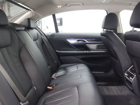 Used 2018 BMW 740i RWD image 24