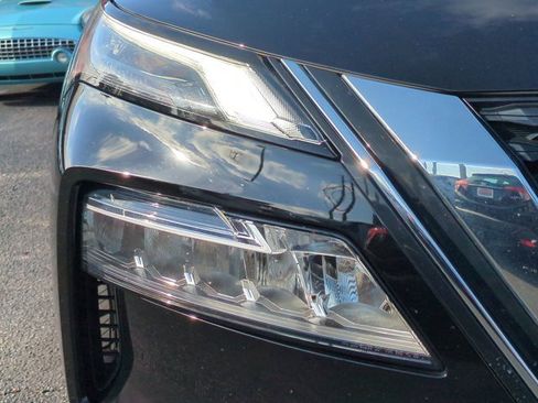 Used 2021 Nissan Rogue SV w/ Premium Package image 10