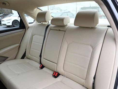 Used 2019 Volkswagen Passat 2.0T Wolfsburg w/ Wheels & Sunroof Package image 19