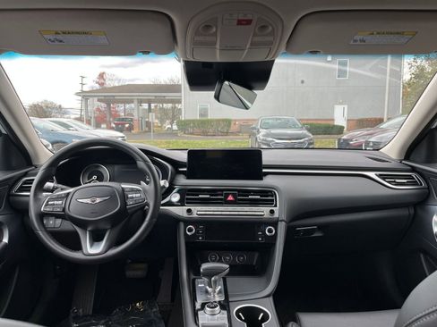 Used 2025 Genesis G70 2.5T image 33