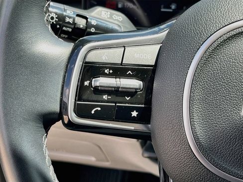 Used 2025 Kia Sorento SX FWD image 18
