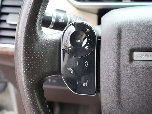 Used 2019 Land Rover Range Rover Sport SE image 31