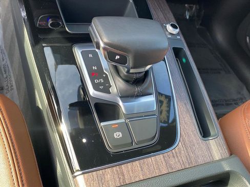 Used 2023 Audi Q5 2.0T Premium w/ Convenience Package image 14