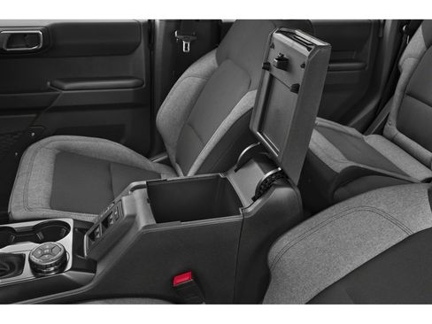 New 2025 Ford Bronco 4-Door image 38