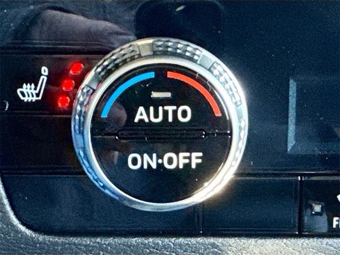 New 2026 Mitsubishi Outlander SE image 21