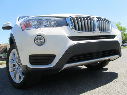 Used 2017 BMW X3 xDrive28i image 1