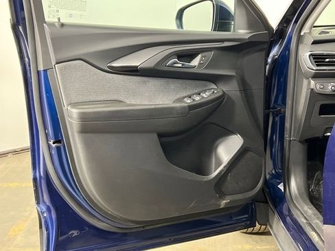 Used 2023 Chevrolet TrailBlazer LT FWD image 19