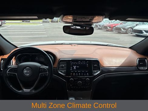 Used 2021 Jeep Grand Cherokee Overland AWD/4WD image 11