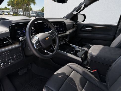 Used 2026 Chevrolet Tahoe High Country AWD/4WD image 2