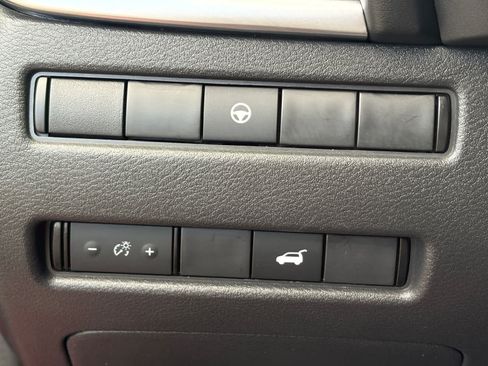 Certified 2023 Nissan Rogue SV w/ SV Premium Package FWD image 18
