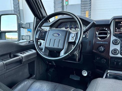 Used 2016 Ford F250 Lariat w/ Lariat Ultimate Package AWD/4WD image 32