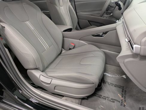 Certified 2023 Hyundai Elantra SEL w/ Convenience Package FWD image 28