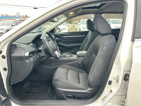 Used 2019 Nissan Altima 2.5 SV image 21