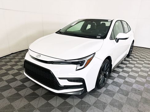 Used 2024 Toyota Corolla SE FWD image 7