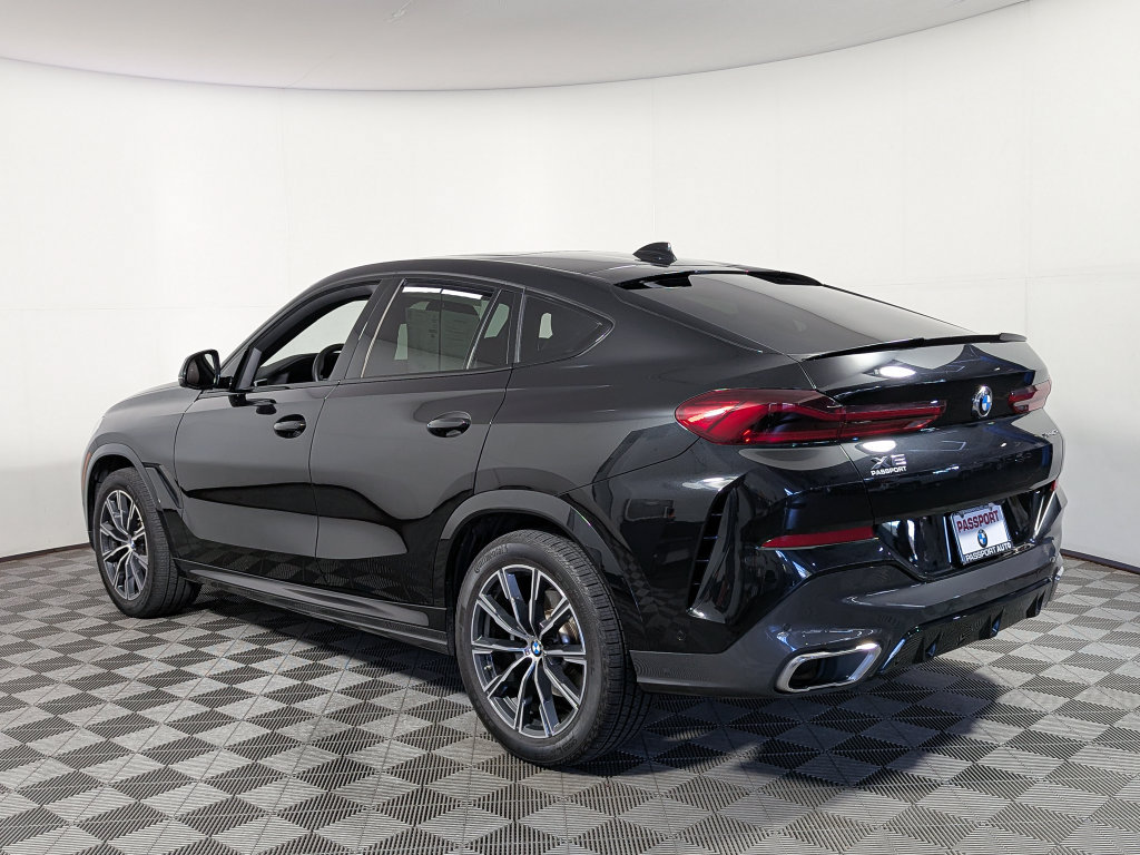 Certified 2022 BMW X6 xDrive40i w/ M Sport Package AWD/4WD image 3