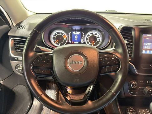 Used 2021 Jeep Cherokee Latitude Plus image 18