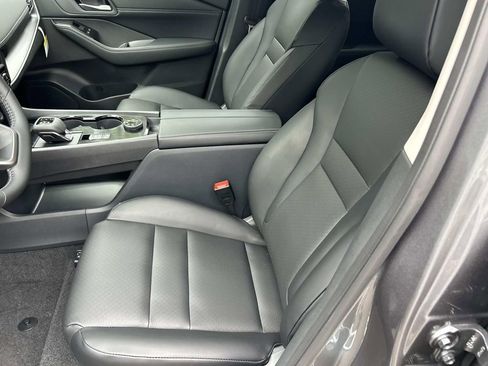 New 2026 Nissan Rogue SV AWD/4WD image 16