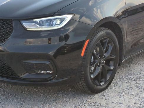 New 2026 Chrysler Pacifica Select w/ S Appearance Package image 9