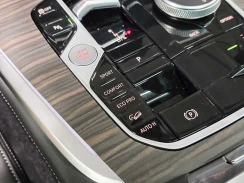 New 2026 BMW X7 xDrive40i w/ M Sport Package image 17