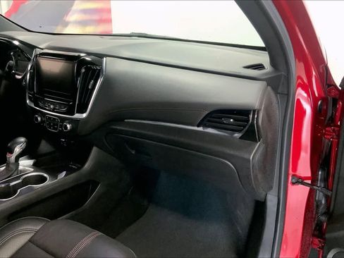 Used 2023 Chevrolet Traverse RS image 21