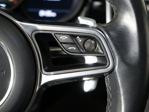 Certified 2018 Porsche Macan image 23