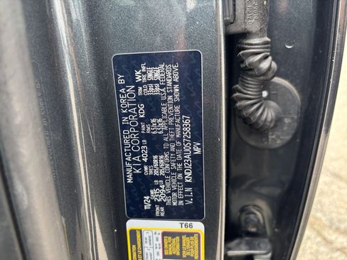 Used 2025 Kia Soul LX w/ LX Technology Package FWD image 27