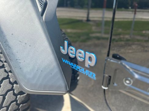 Used 2022 Jeep Wrangler Unlimited Rubicon 4xe w/ Dual Top Group AWD/4WD image 8