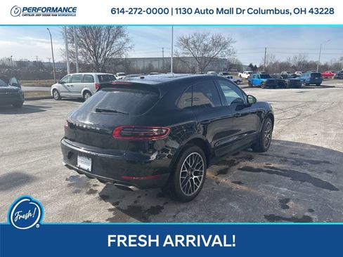 Used 2017 Porsche Macan Base image 4