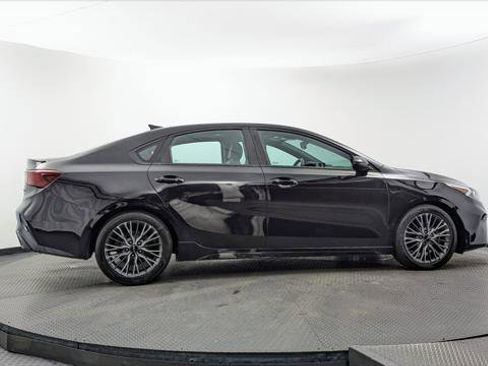 Used 2023 Kia Forte GT-Line w/ GT-Line Premium Package FWD image 9