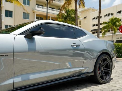 Used 2023 Chevrolet Camaro SS RWD image 11
