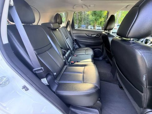 Used 2017 Nissan Rogue SL w/ SL Premium Package FWD image 28