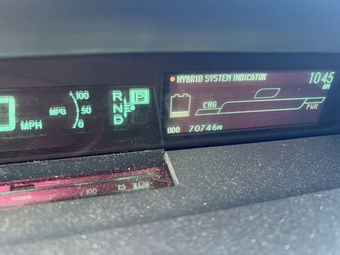 Used 2011 Toyota Prius Five image 2