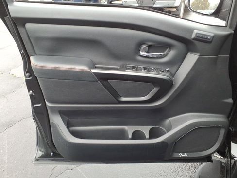 Used 2024 Nissan Titan PRO-4X w/ Pro-4x Convenience Package image 9