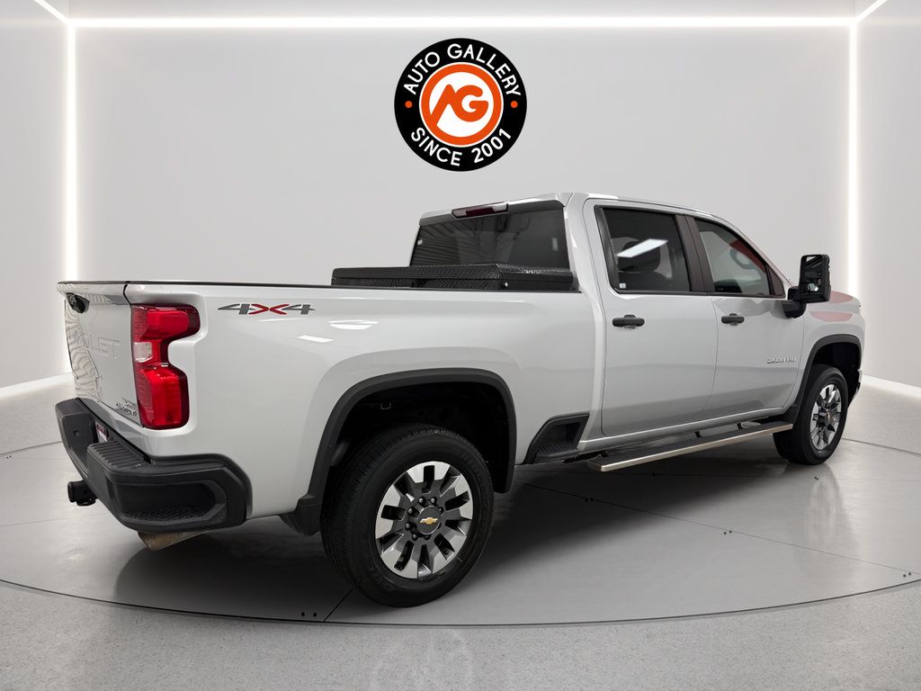 Used 2022 Chevrolet Silverado 2500 Custom w/ Custom Value Package AWD/4WD image 3