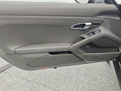 Used 2017 Porsche 718 Boxster RWD image 32
