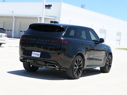 Used 2025 Land Rover Range Rover Sport Dynamic SE AWD/4WD image 9