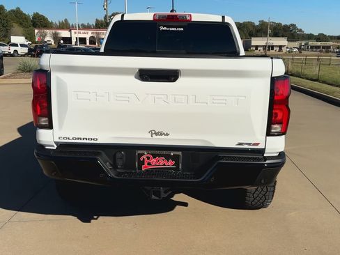 Used 2024 Chevrolet Colorado ZR2 w/ Technology Package image 6