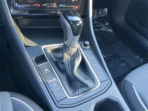 Certified 2025 Volkswagen Jetta Sport image 24