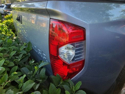 Used 2016 Toyota Tundra SR5 w/ SR5 Upgrade Package image 19