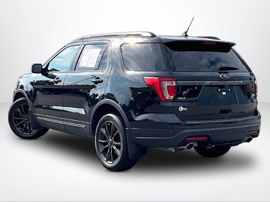 Used 2019 Ford Explorer XLT w/ XLT Sport Appearance Package AWD/4WD image 14