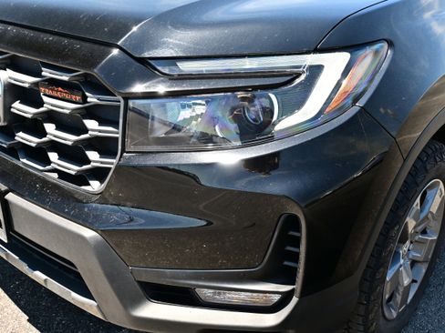Used 2025 Honda Ridgeline TrailSport image 12