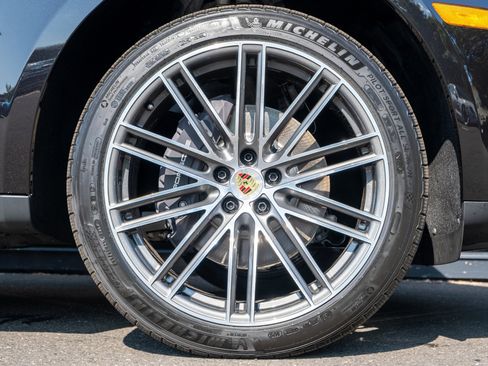 Used 2026 Porsche Macan image 15