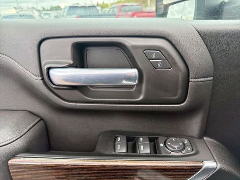 Used 2022 GMC Sierra 3500 SLE w/ SLE Convenience Package AWD/4WD image 9